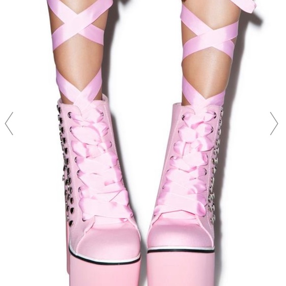 SugarBaby Kawaii Sweet Street Platforms NWB Size 9 Dolls Kill Pink Stud - Picture 2 of 7